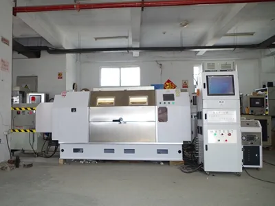 Máquina Para Ensayos de Fatiga por Corrosión